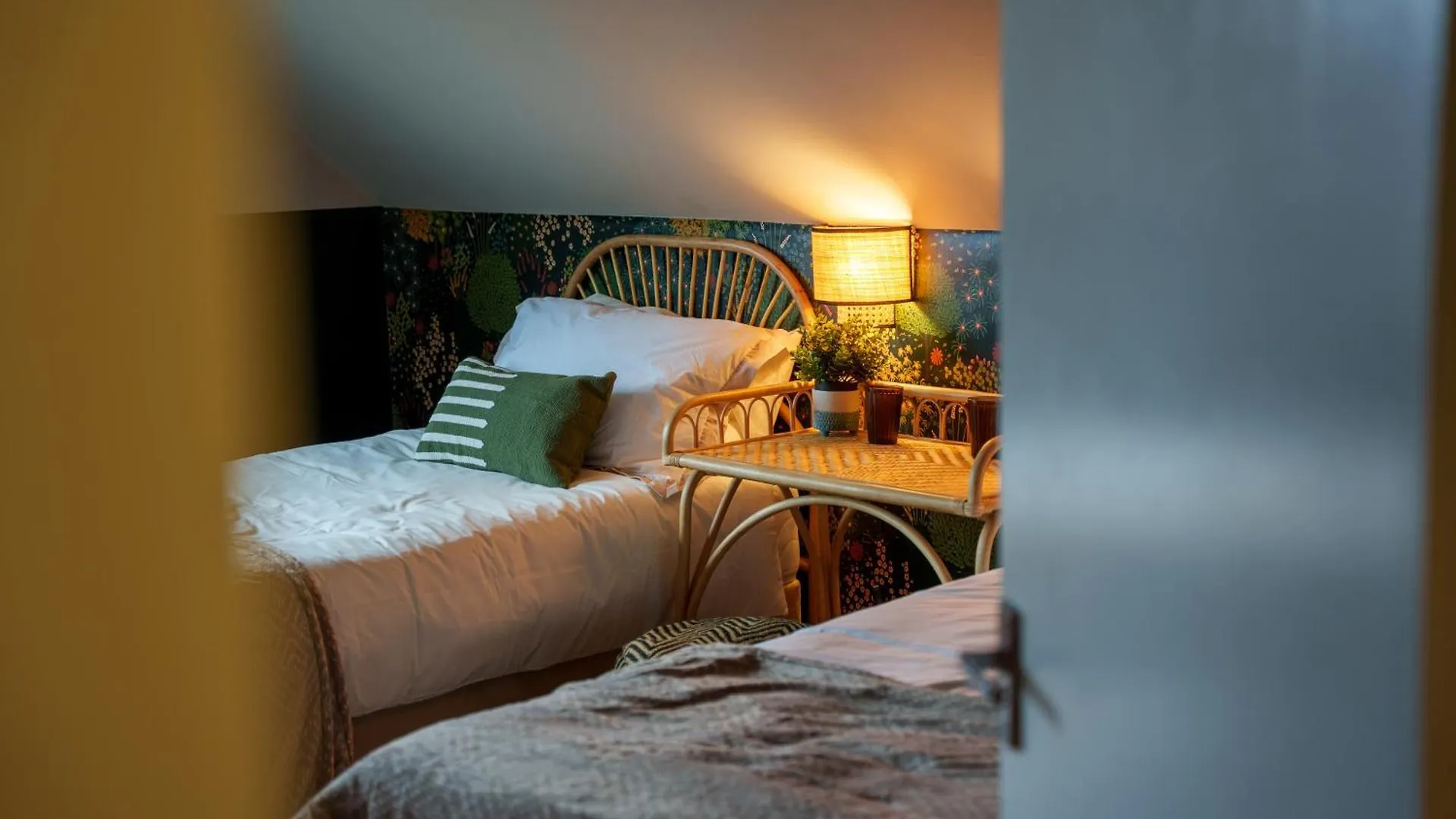 Stay With Airhgt @ Luxe Apartment In Central Harrogate 0*,  United Kingdom