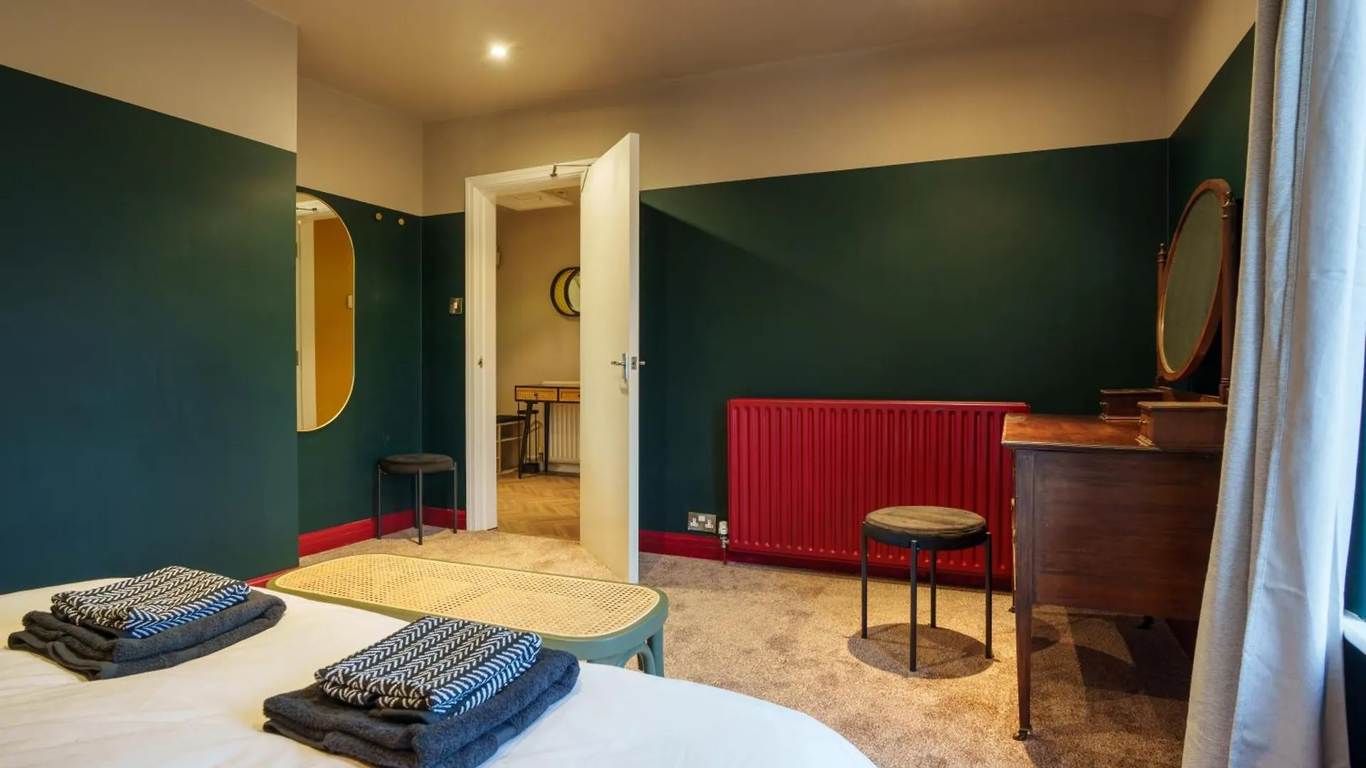 Stay With Airhgt @ Luxe Apartment In Central Harrogate